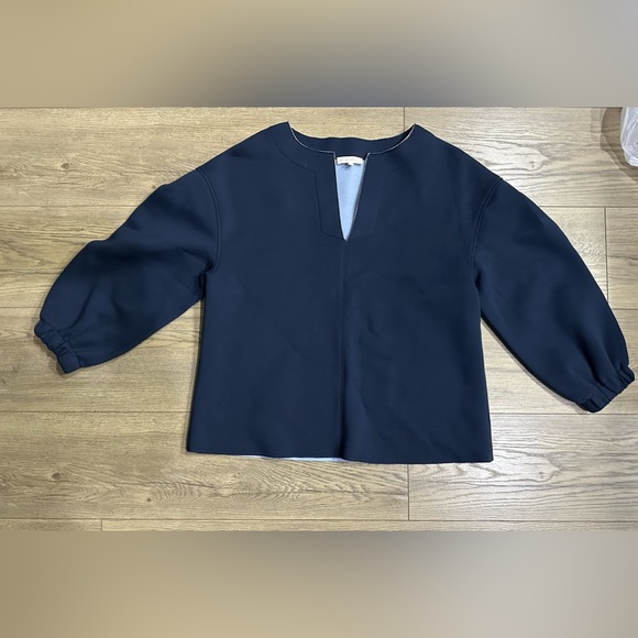 Ann Mashburn size S navy v neck top - Picture 1 of 3